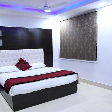 Tiger Den Club & Resort Palia Kalan ภายนอก รูปภาพ
