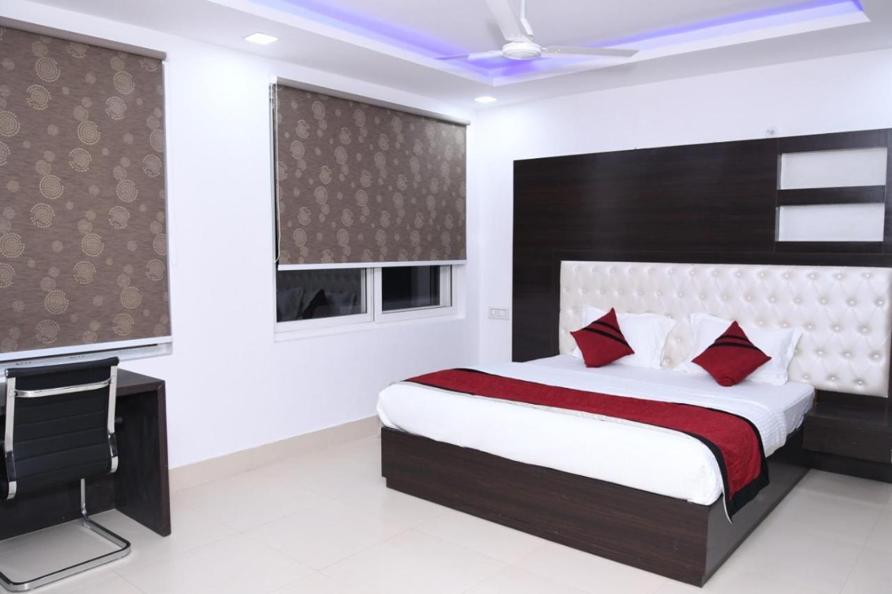 Tiger Den Club & Resort Palia Kalan ภายนอก รูปภาพ